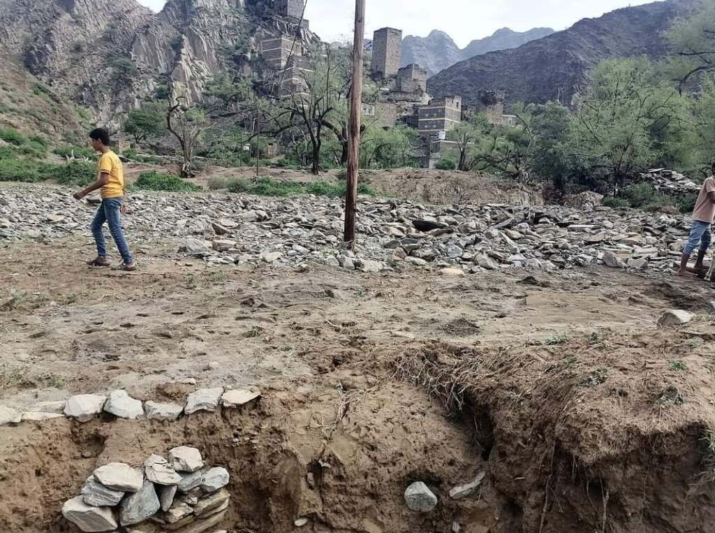 السيول والانهيارات تقتل المواطنين في المناطق الجبلية