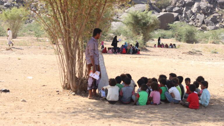 تهامة جهود مجتمعية تنجح في إحياء العملية التعليمية