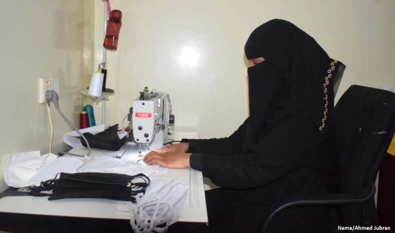 المرأة الريفية تكافح بمشاريع صغيرة لتأمين الغذاء