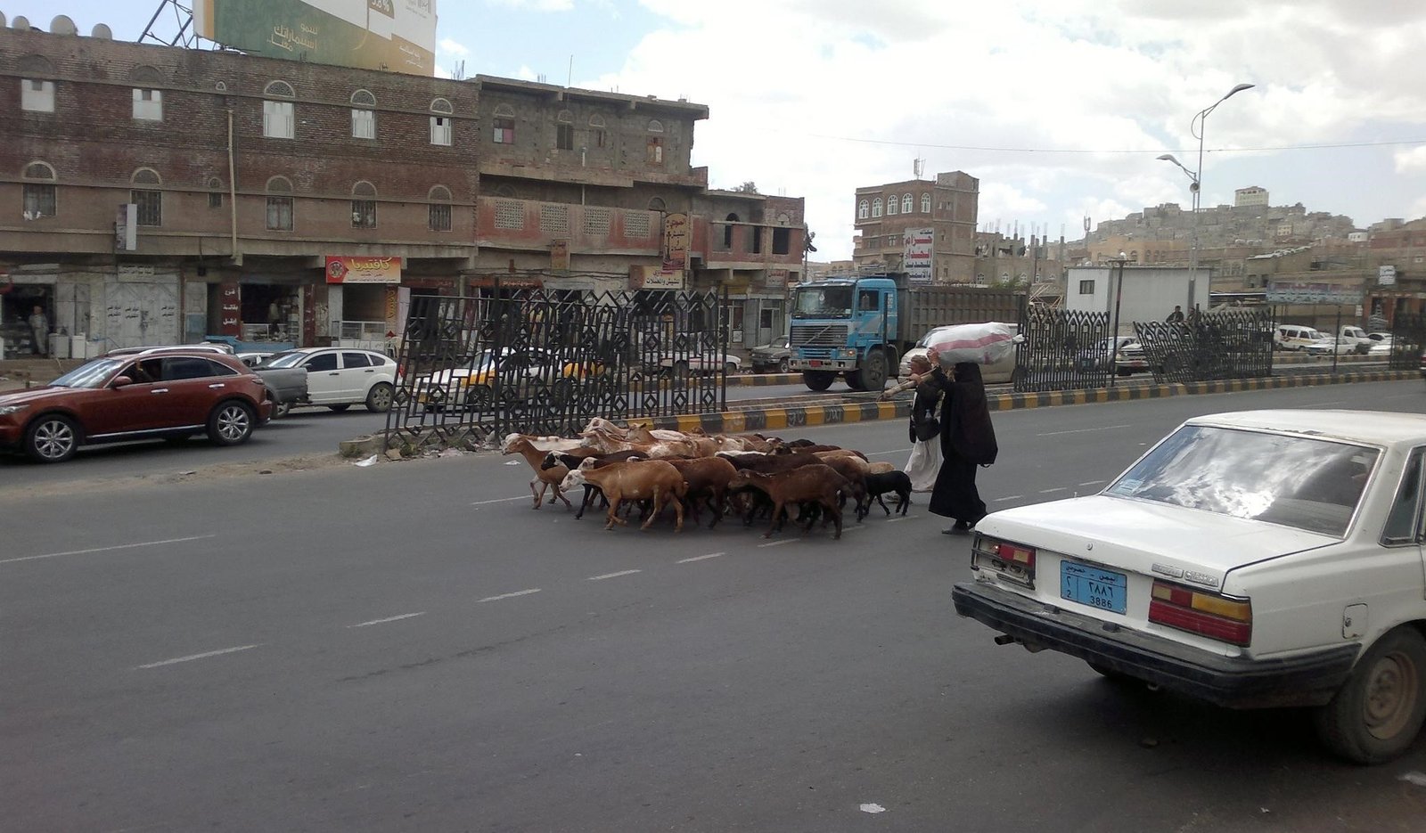 الحرب والنزوح تزيد من ظاهرة "ترييف المدن" اليمنية