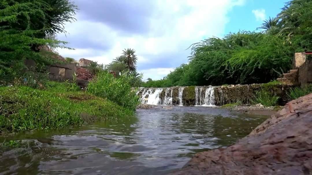 وادي رسيان بريف تعز.. وجهة سياحية تقاوم الإهمال