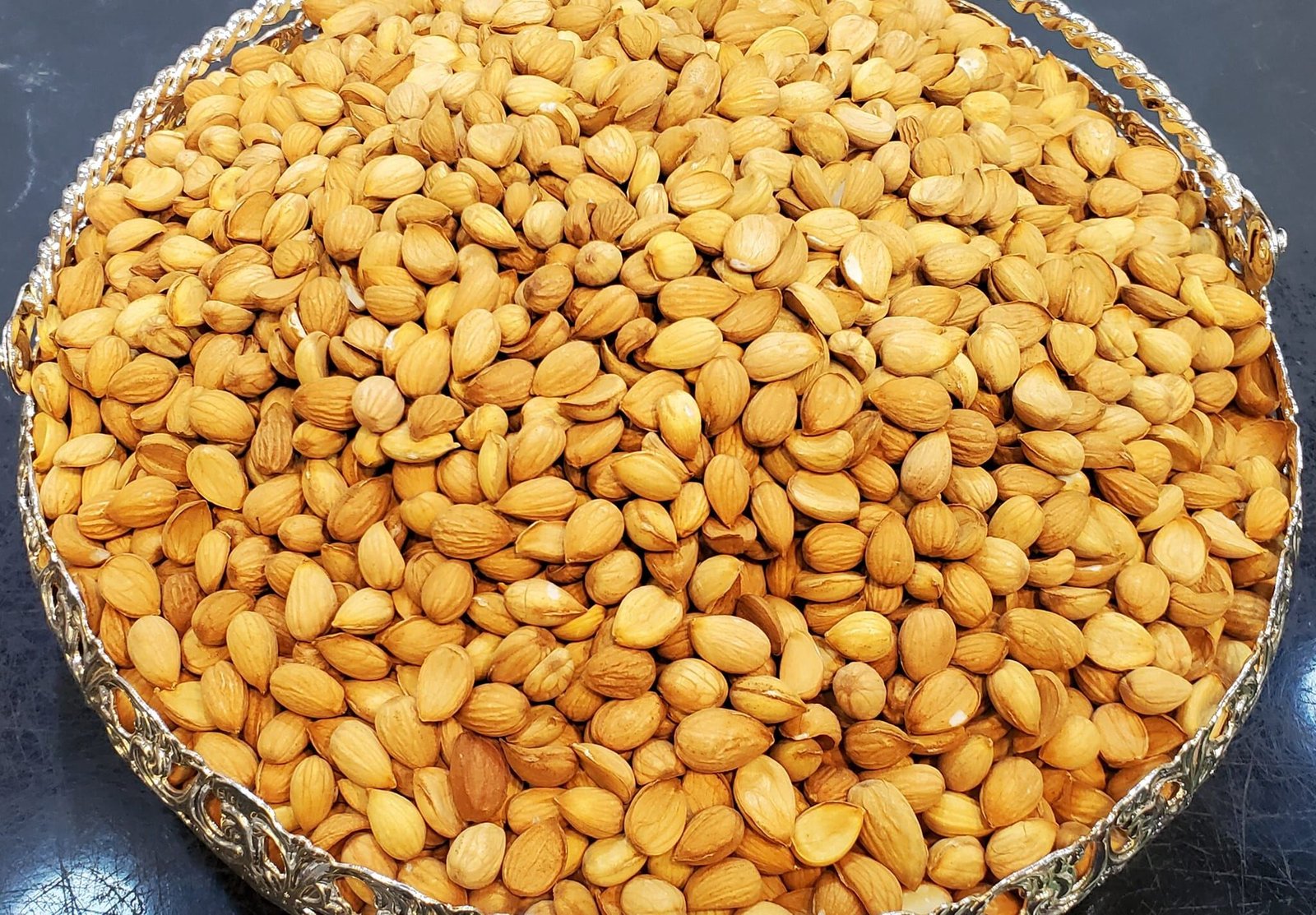 زراعة اللوز اليمني