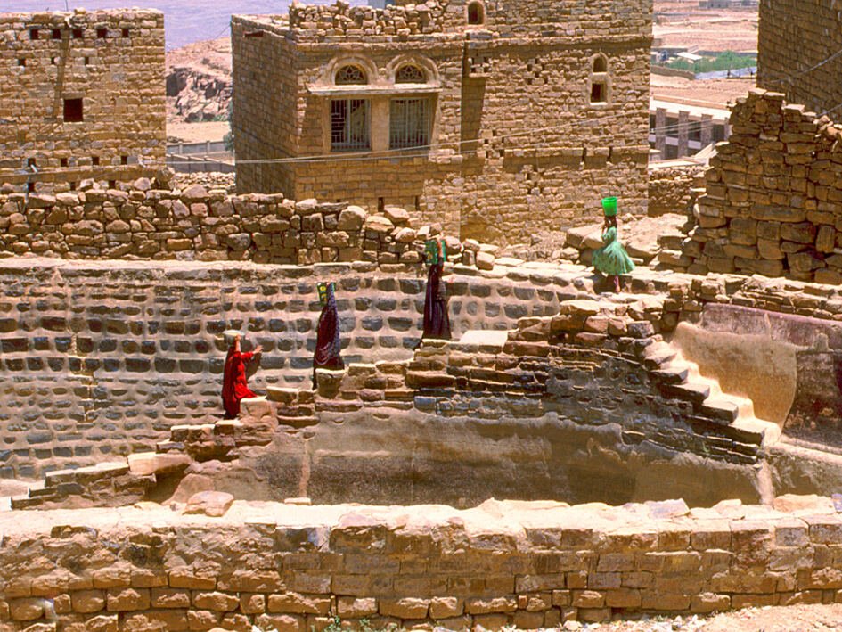 المرأة الريفية في اليمن حياة شاقة