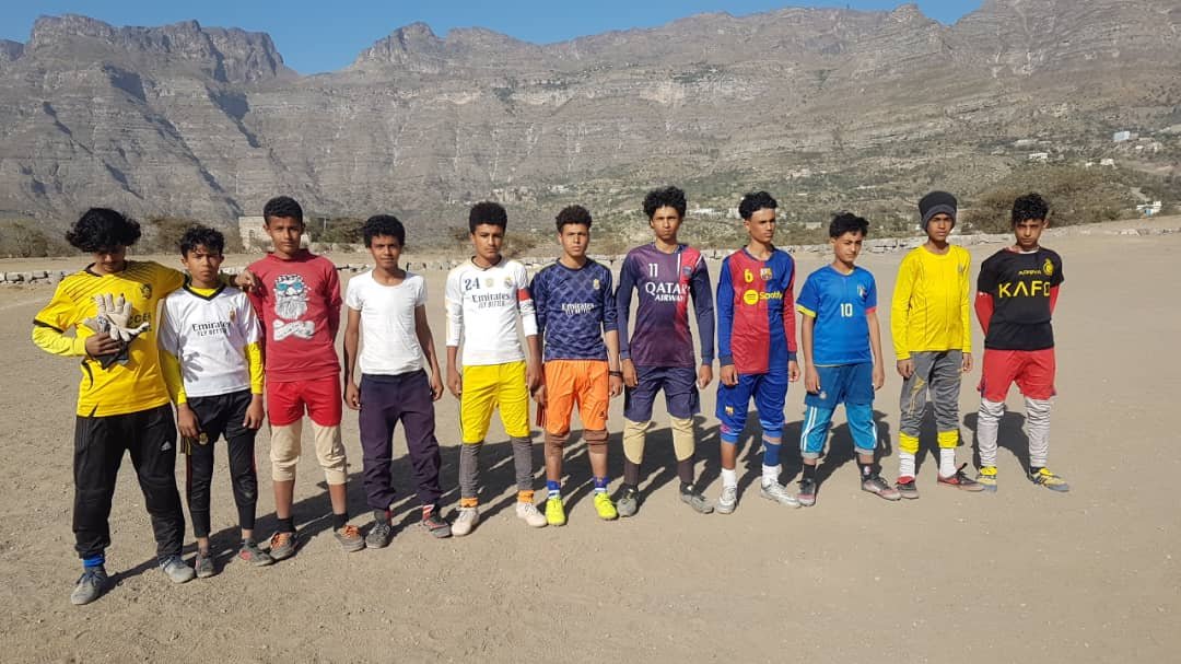 الرياضة في الريف: بين شاشات الدكاكين والملاعب الترابية