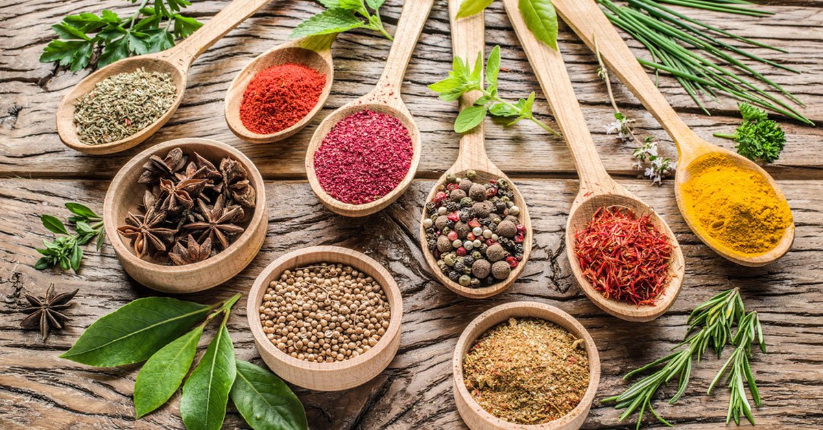 الأعشاب.. بين التراث العلاجي والمخاطر الصحية