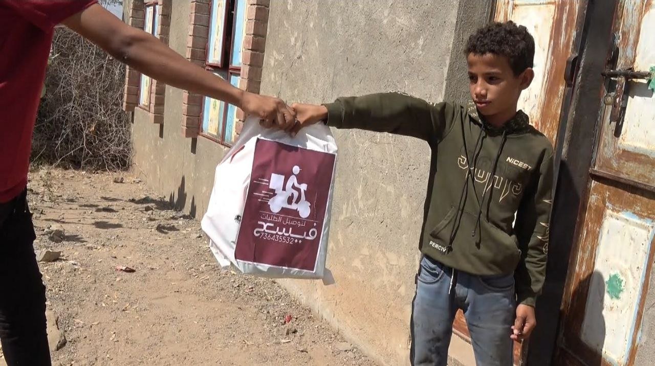 "فِيِسَعْ".. أول مشروع توصيل طلبات في ريف تعز