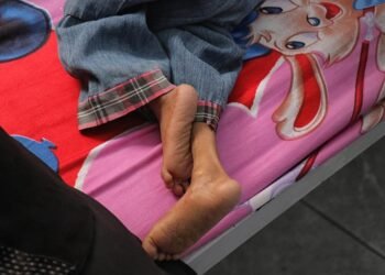 مرضى ريمة: مشقة الطريق وغياب الخدمة الصحية تهدد حياتهم