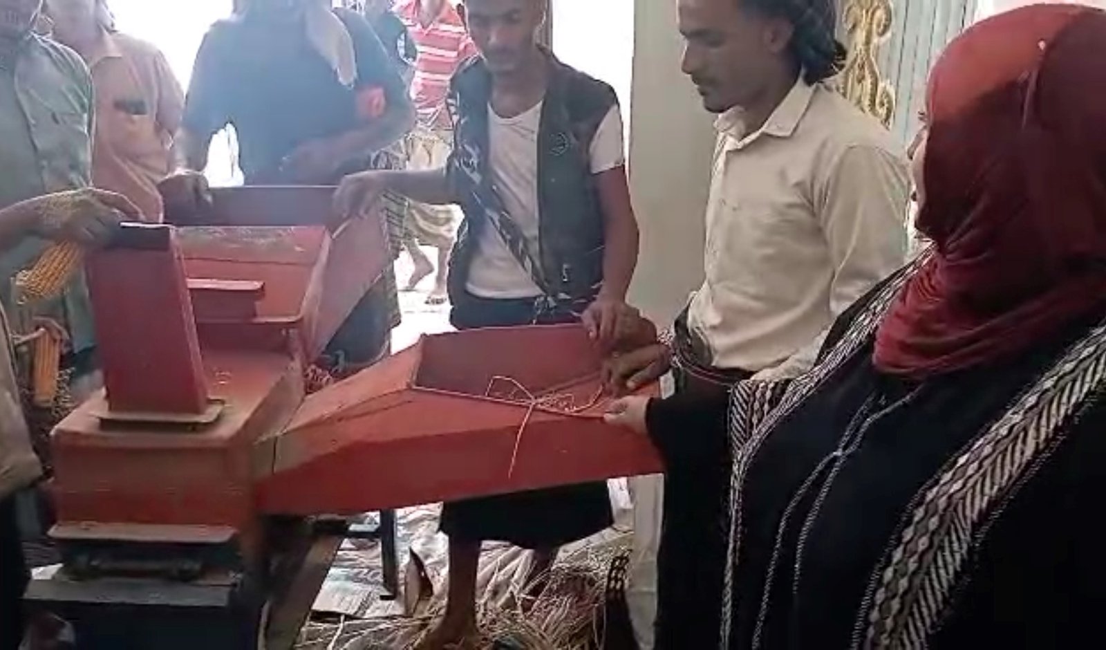 معرض الحبوب في أبين: دعوة للعودة إلى الأرض