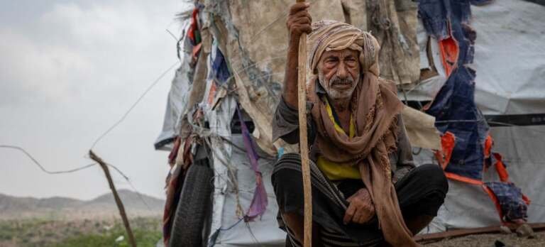 يمنيون بلا مأوى يواجهون النزوح وتقلبات المناخ