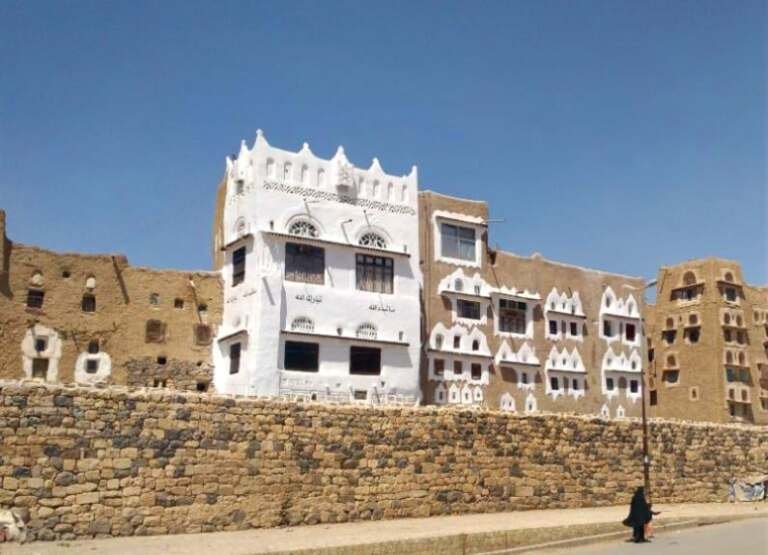 عمران.. عراقة التاريخ وخصوبة الأرض
