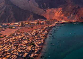 ساحل البريقة: حكاية من جمال مدينة عدن