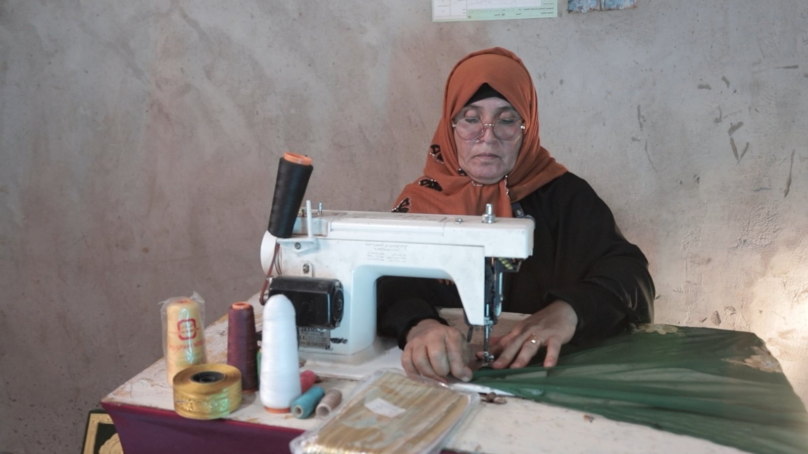 من الأمية للتعليم.. رضية شمسان حكاية إصرار ملهمة