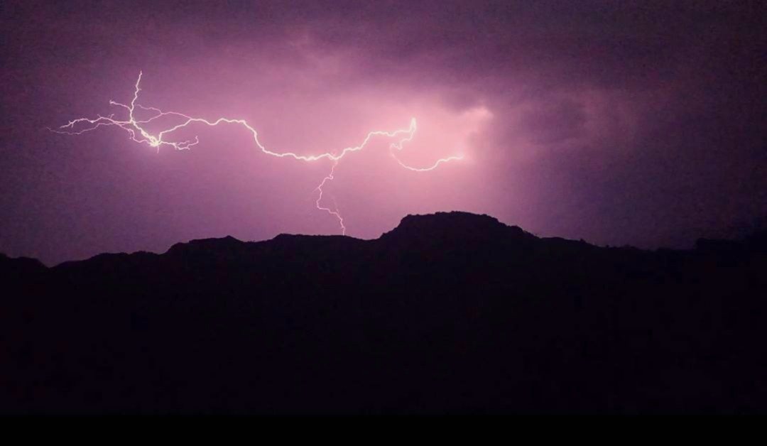 كيف يزيد التغير المناخي الصواعق الرعدية؟