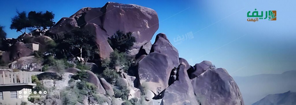 طريق جبل صبر.. شريان حياة تحت مقصلة الصخور