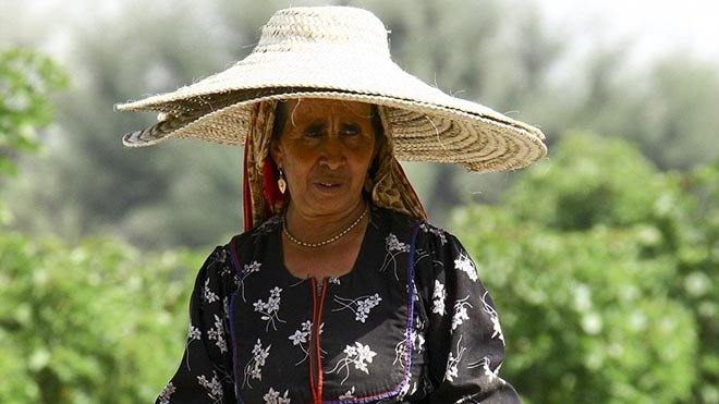 المرأة الريفية اليمنية نواة الصمود وصناعة الحياة