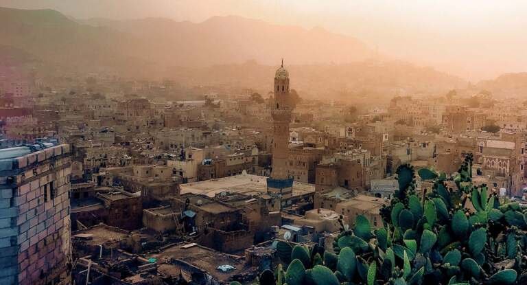 إب موطن مملكة ذي ريدان: حين انتقل التاج من سبأ إلى ظفار