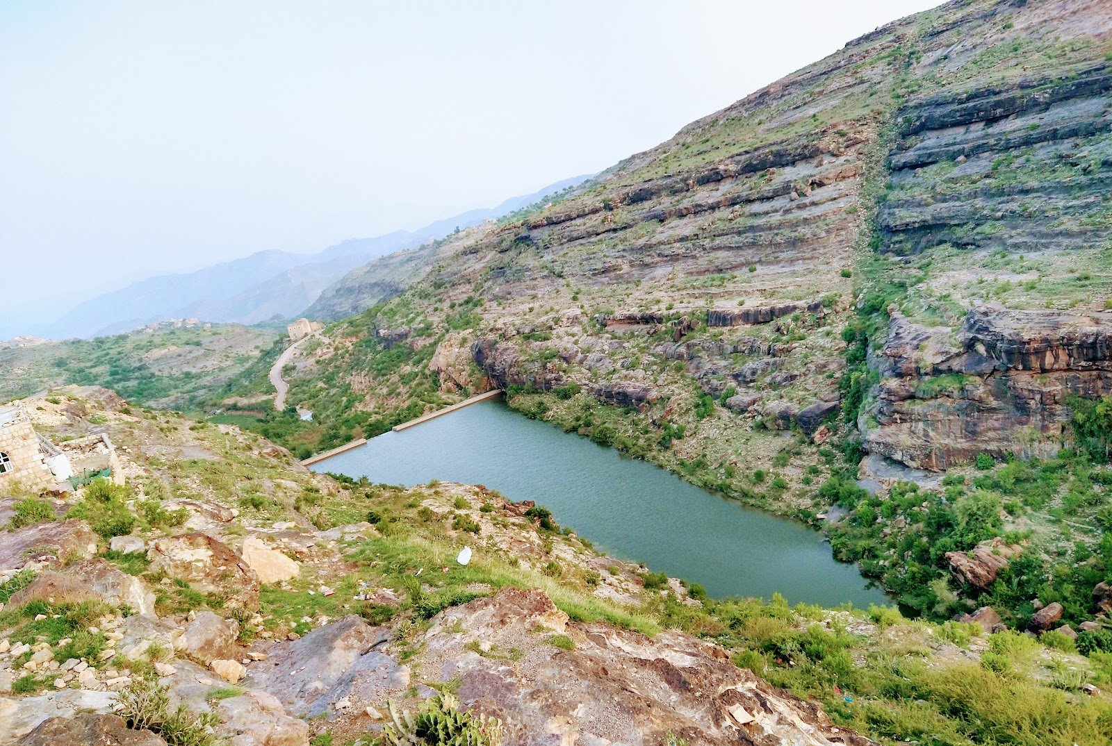 سد العدوف بتعز.. هل يتحول شريان الحياة إلى كارثة؟