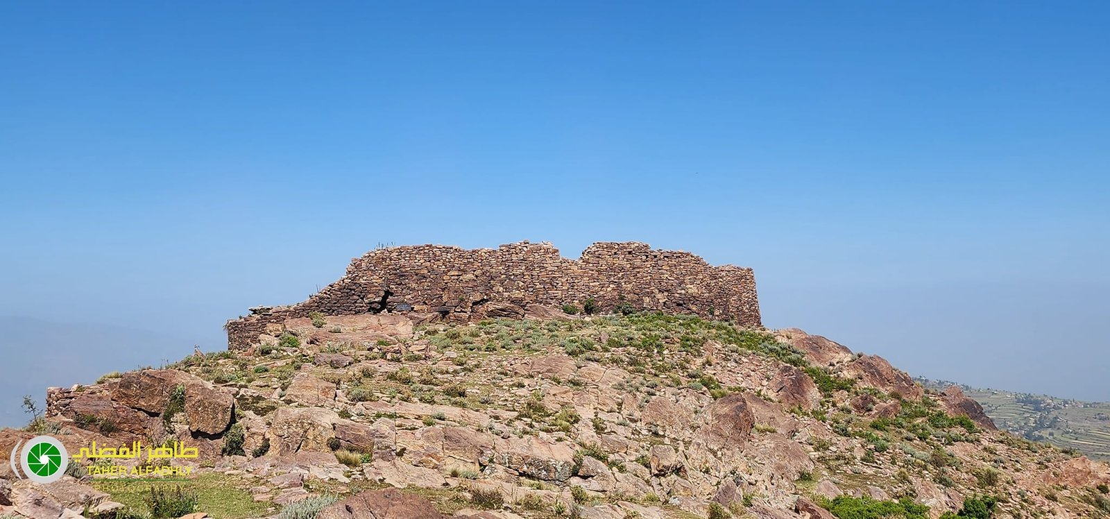 حصن المنار في بعدان.. شموخ تاريخي في قمم إب