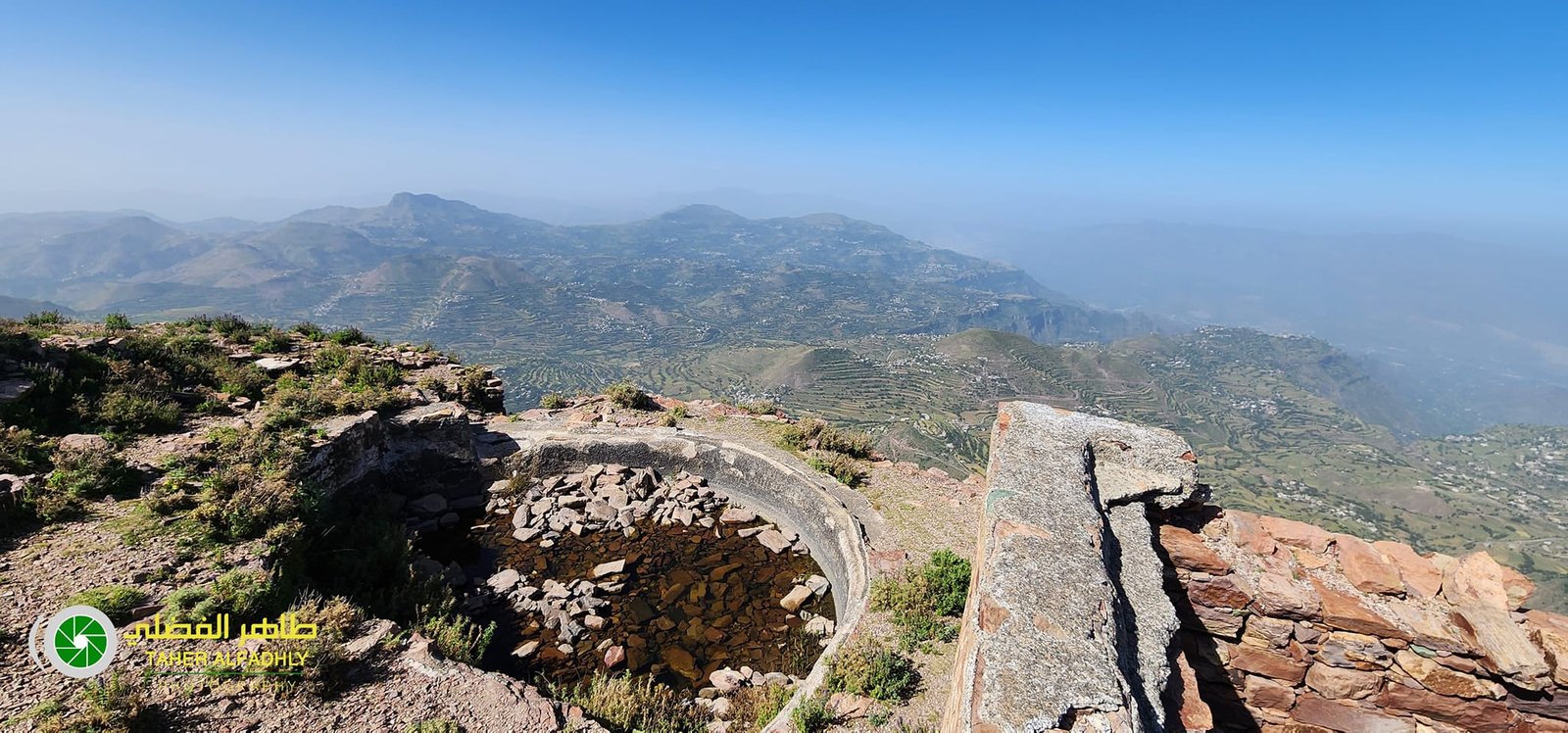 حصن المنار في بعدان.. شموخ تاريخي في قمم إب