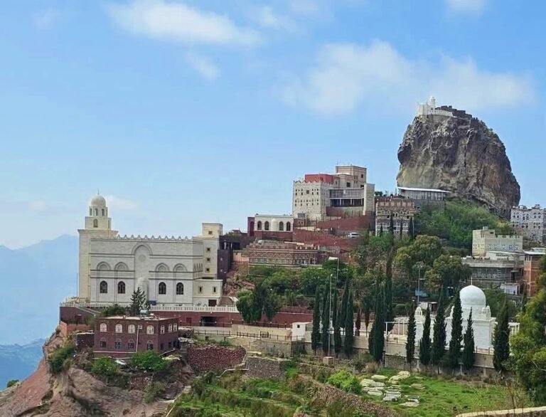 قرية الحُطيب: جوهرة حراز التي تعانق السحاب