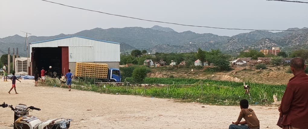 حجة: مزارع الدواجن العشوائية تهدد صحة السكان