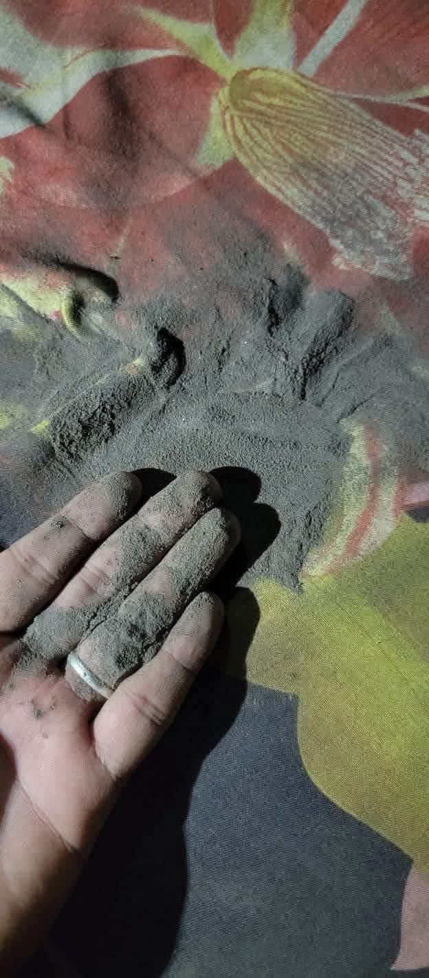 موجات غبار بركاني تجتاح محافظات غربي اليمن