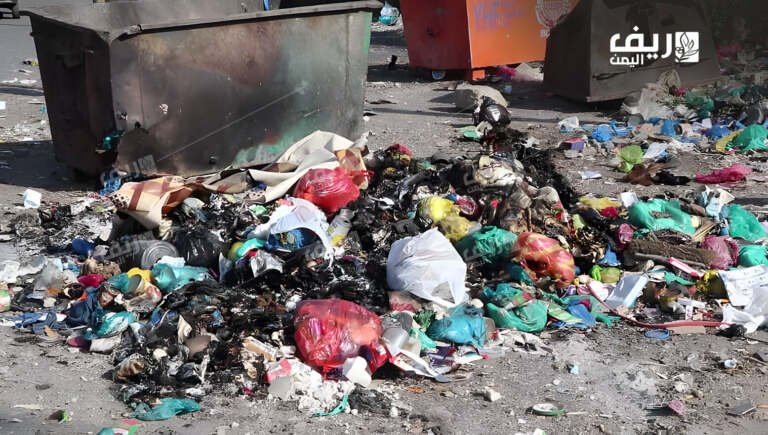 أزمة نفايات تعز بين قصور حكومي وحراك شبابي