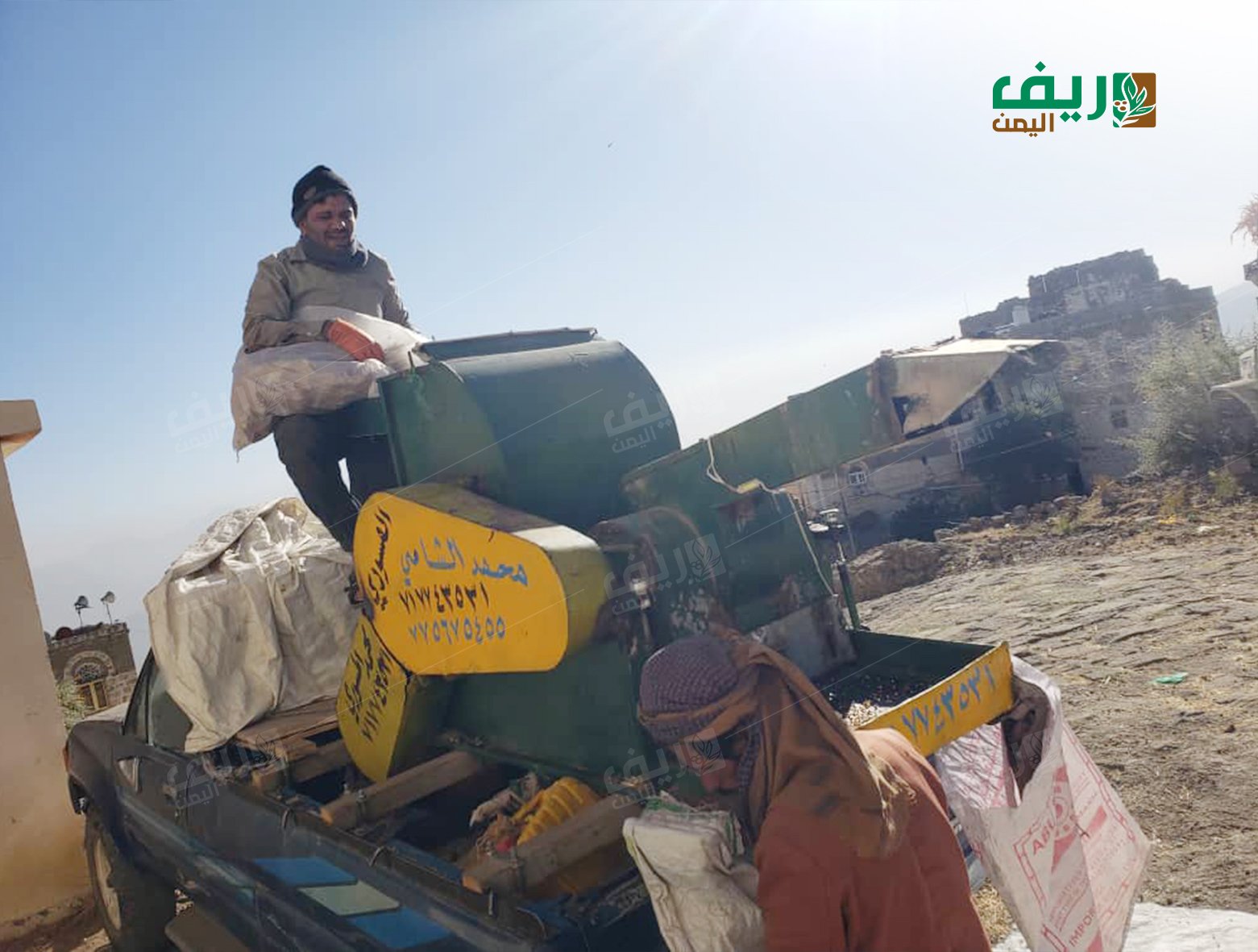 آلة الحصاد الحديثة.. تحول يخفف عبء المزارعين