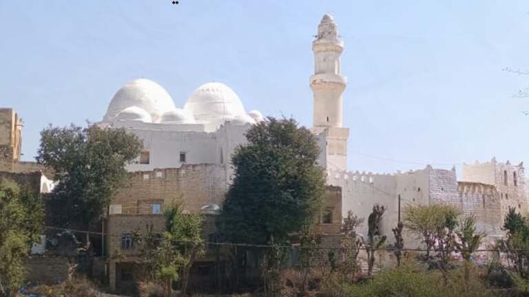 جامع الشيخ أحمد بن علوان في يفرس