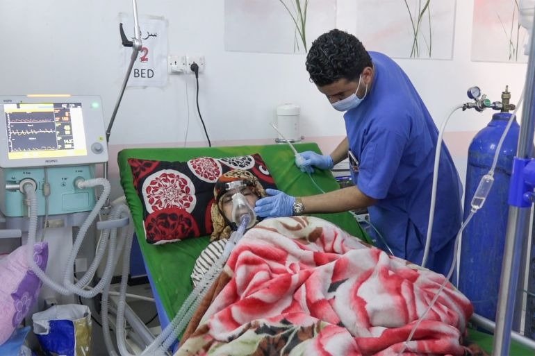 زيارة المرضى.. عادة اجتماعية غيبتها التكنولوجيا