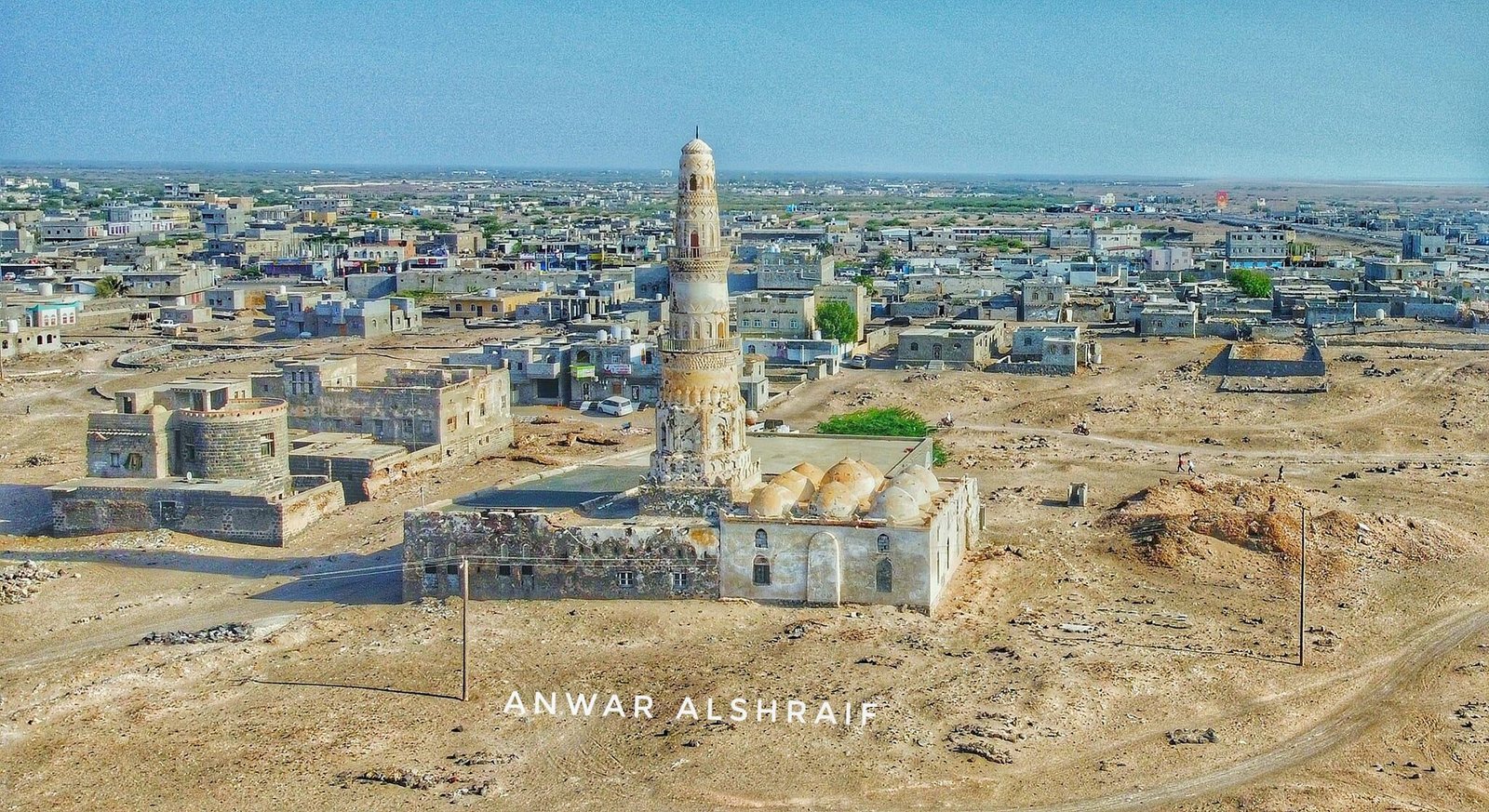 ساحل تعز: بوابة اليمن الغربية الإستراتيجية الغنية