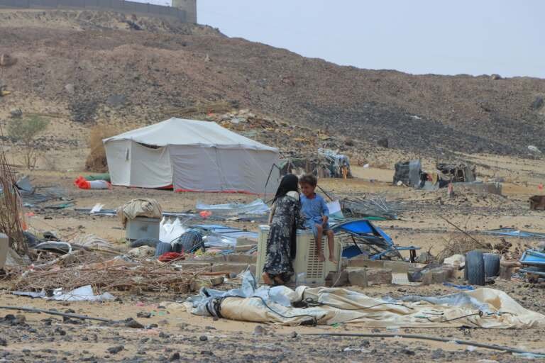 المنخفض الجوي في اليمن.. وفيات وخسائر مادية وتصاعد مخاطر الألغام