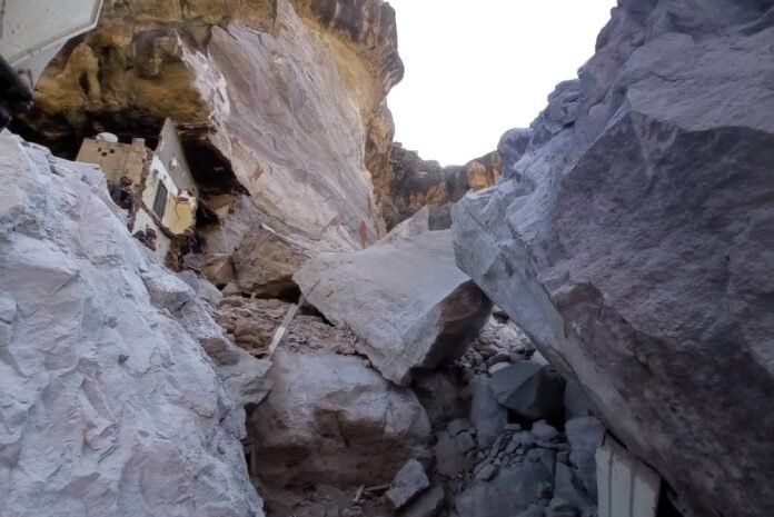 تحذيرات من الانهيارات الأرضية والصخرية في موسم الأمطار