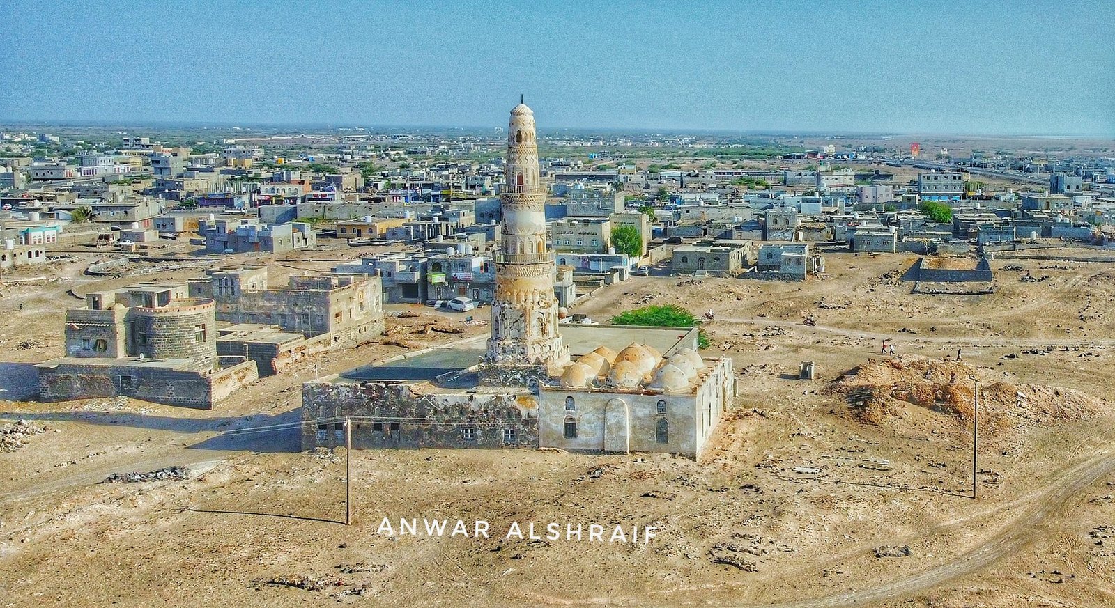 ساحل تعز: بوابة اليمن الغربية الإستراتيجية الغنية