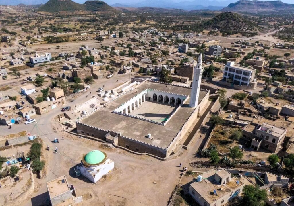 رحلة في أرياف تعز: سحر جبل صبر وأسرار الطبيعة