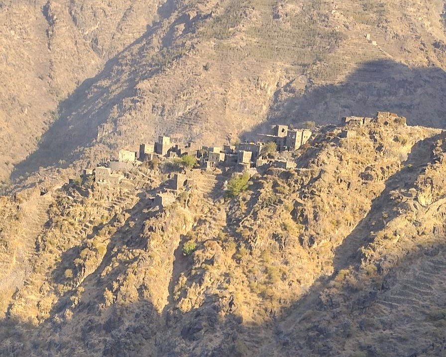 ‹الظهرة› في المحويت: قرية قاومت حصار التضاريس