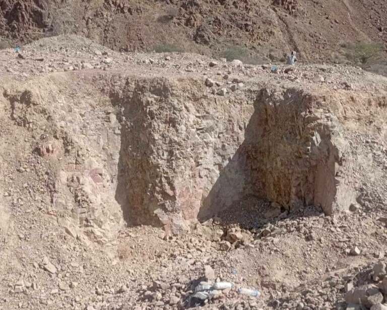 حضرموت: هيئة حكومية تحذّر من التنقيب العشوائي عن المعادن
