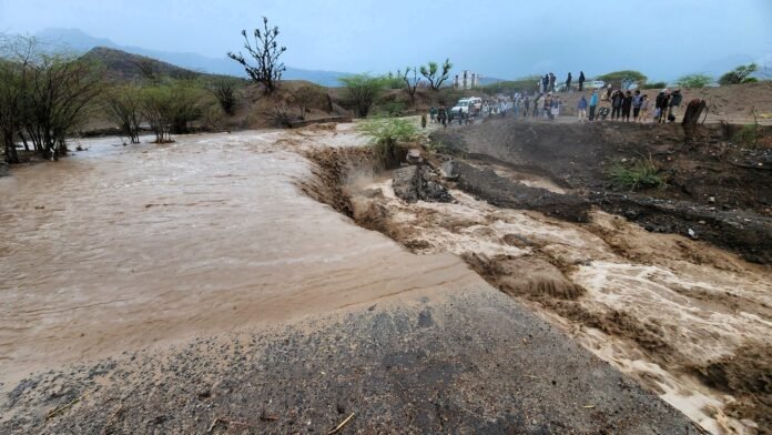 المنخفض الجوي في اليمن.. وفيات وخسائر مادية وتصاعد مخاطر الألغام