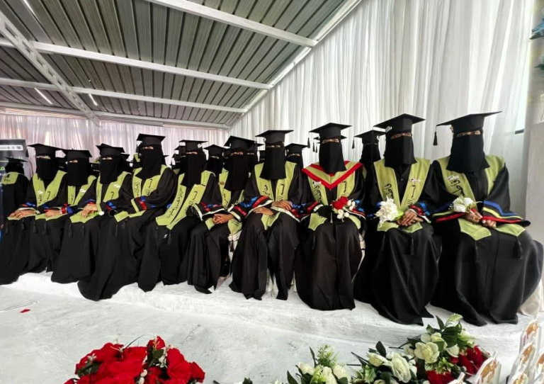 ‹معلمات الريف› مبادرة تحقق حلم فتيات حضرموت بالتعليم الجامعي